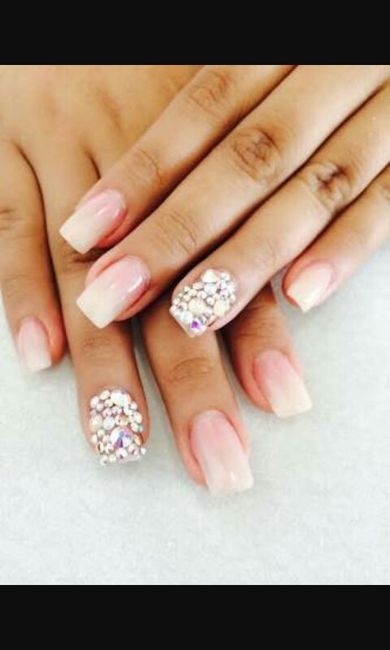 Duelo de uñas: ¿francés o decorado? - 1