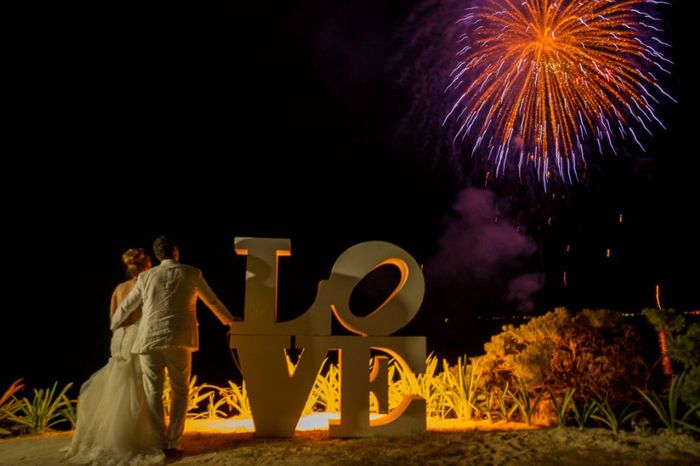 Juegos artificiales en tu boda 🎆🎇 3
