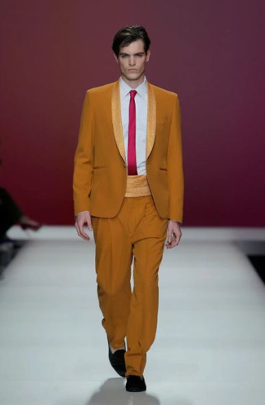 Traje de colores para novios ✨ 4