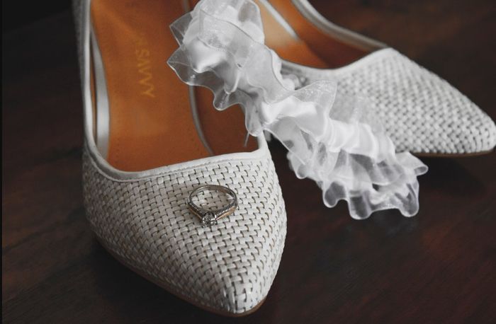 ¿Pedirás dinero con la zapatilla? 👠 1