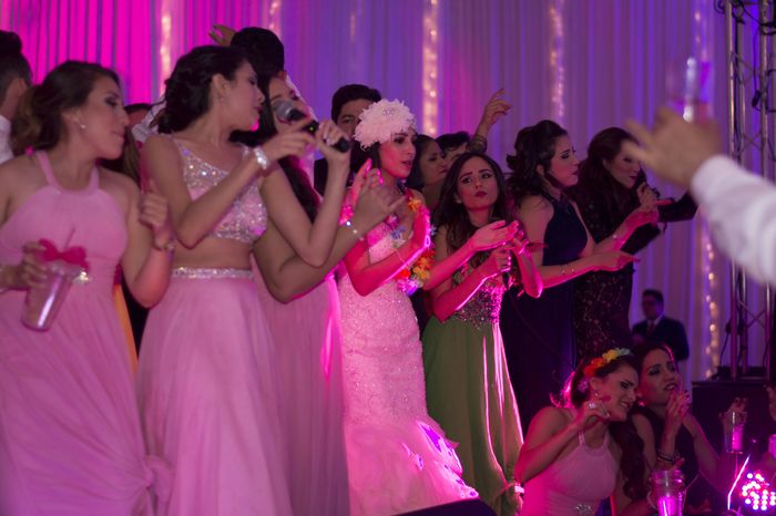 ¡Karaoke en la pre boda! Y dice así...🎤🎤🎤 1