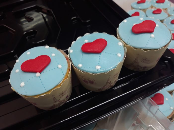¿Cómo decorar cupcakes para despedida de soltera? 5