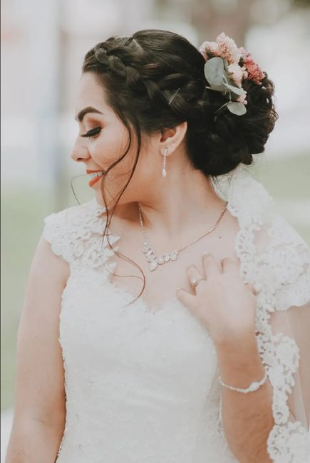 Trenzas con flores para tu peinado de novia🌺❤️ 3
