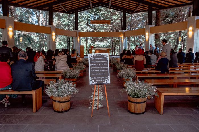 Decoración floral de la iglesia: ¿Cuánto cuesta y dónde conseguirla?💐 - 1