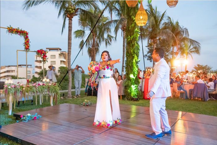 La entrada de los novios a la recepción 👰🤵 2