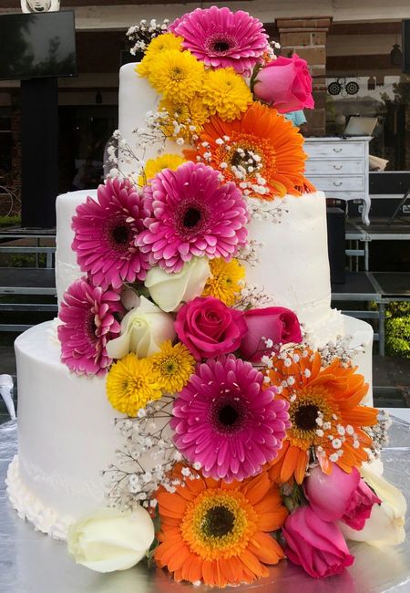 Pastel adornado con flores naturales ¿le darías una oportunidad? 🎂 - 4