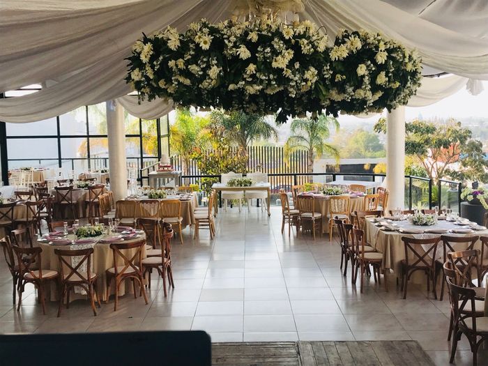 Techos con flores para la boda  ¿Les das el Sí quiero? 🌸🌼🌺 3