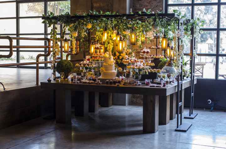 Mesa de postres para dar un toque dulce a tu boda🍭 - 2