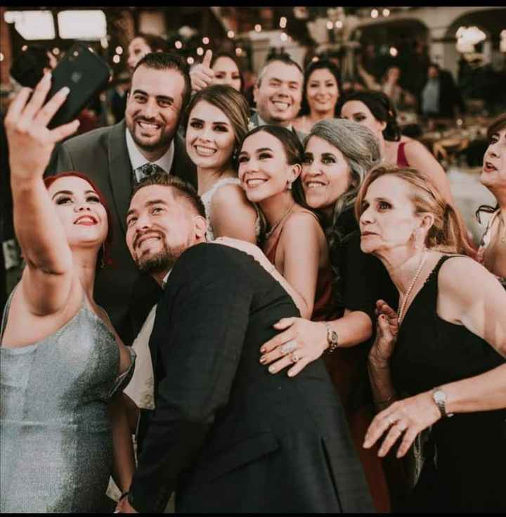 Una selfie para anunciar su compromiso ¡Digan 'Nos casamos' para la foto! 💍📸 - 1