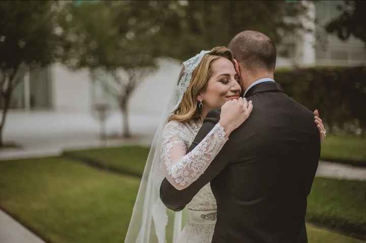 Los abrazos que sí o sí tienes que fotografiar en tu boda 📸 - 1