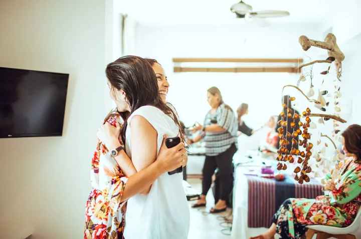 Los abrazos que sí o sí tienes que fotografiar en tu boda 📸 - 4