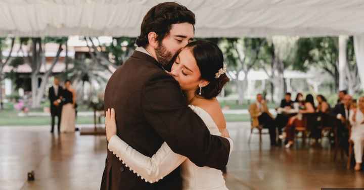Los abrazos que sí o sí tienes que fotografiar en tu boda 📸 - 14