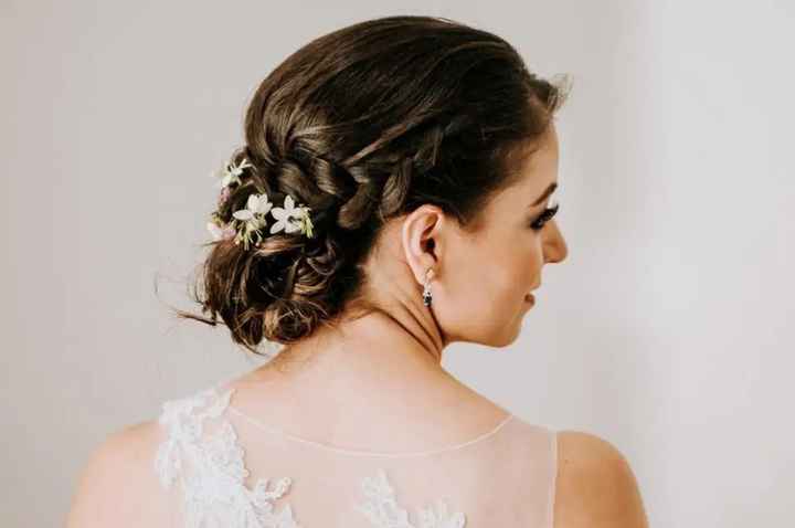 Trenzas con flores para tu peinado de novia🌺❤️ - 2