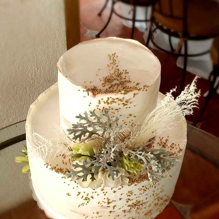 INSPIRACIÓN: Pasteles de boda blancos con dorado 🎂 - 4