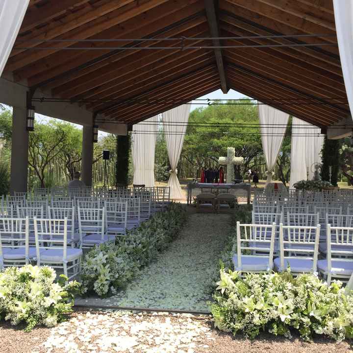 ¿Cómo adornar el pasillo al altar con flores? Aquí te lo decimos. 👇 - 5