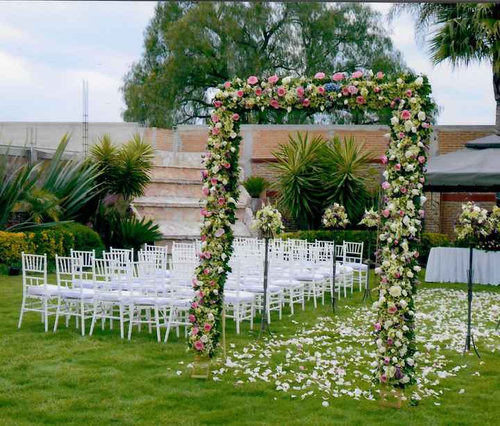 ¿Cómo adornar el pasillo al altar con flores? Aquí te lo decimos. 👇 - 6