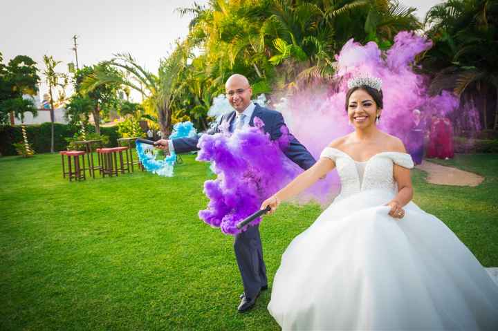 La entrada de los novios a la recepción 👰🤵 - 5