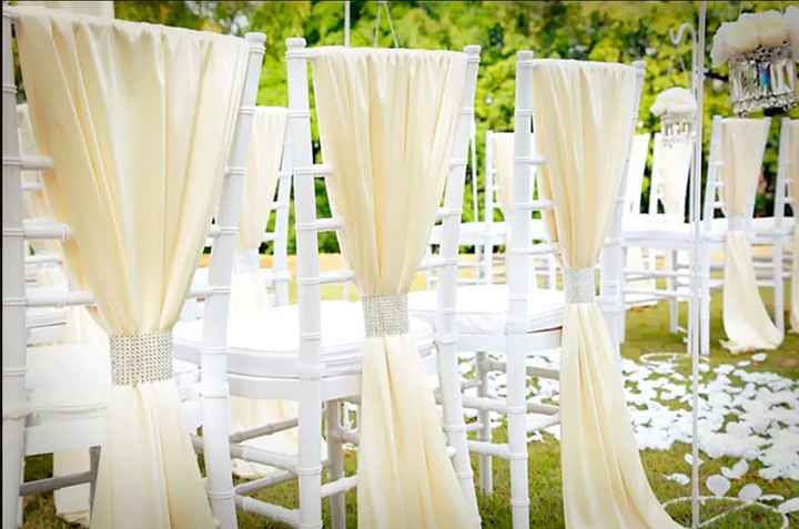 Tres ideas para decorar las sillas de los invitados en la ceremonia 🪑 - 1