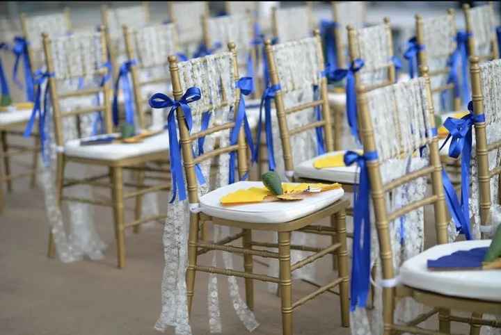 Tres ideas para decorar las sillas de los invitados en la ceremonia 🪑 - 3