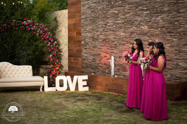 ¿Vestidos de dama de honor con el mismo diseño o diferentes?👗👗👗 - 1