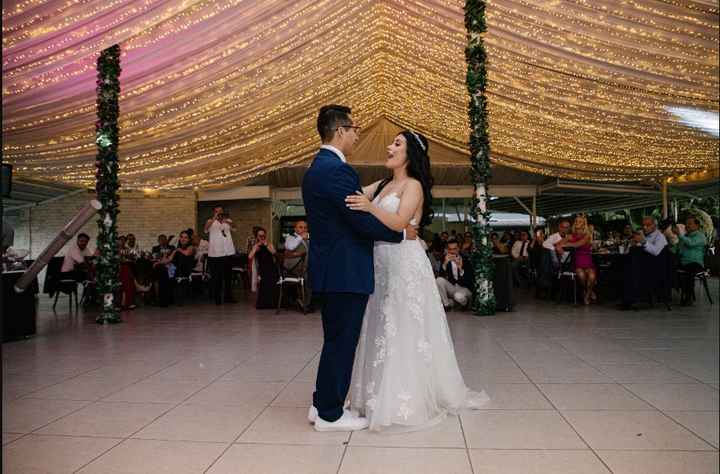 ¿Dejarías que tu prometido llevara tenis el día de la boda? 🤔 - 1