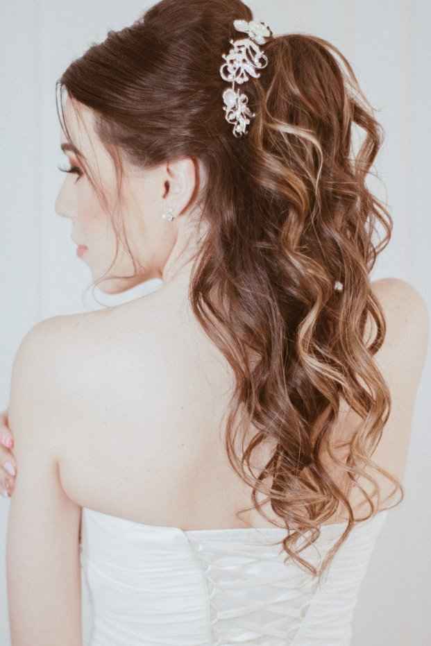 Ideas de peinados semi recogido para la boda 👰 - 2