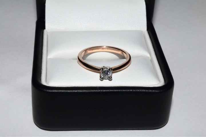 Mi anillo de compromiso reduccion con joyero.  soy una romantica. - 1