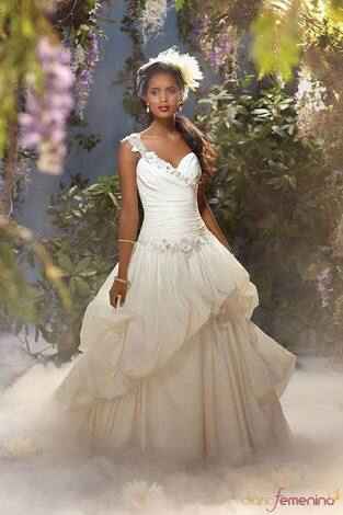 Chicas quiero compartir algunos vestidos me podrían ayudar - 1