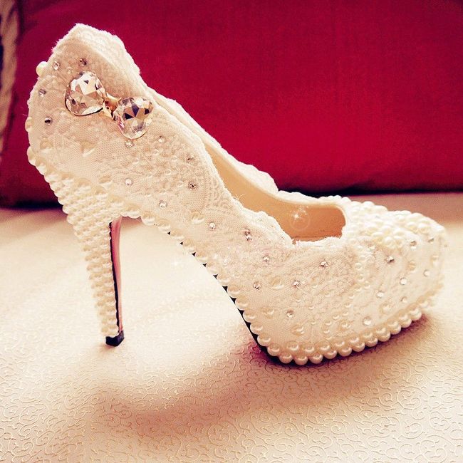 encaje perlas  piedras  <img class=