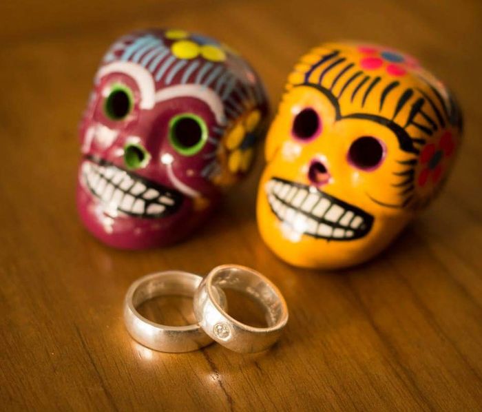 ¿Tienes foto de tu anillo o anillos SIN que estén en tu mano? - 1