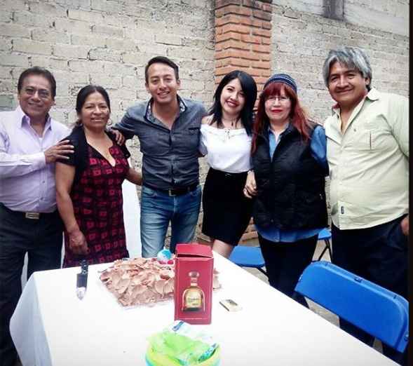 Nuestra fiesta de compromiso en MARZO ¡Ahi se conocieron nuestros papás!