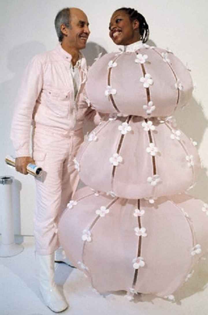 Hay que saber elegir un vestido bonito y cómodo y no llegar al ridículo, es un día especial y tienes