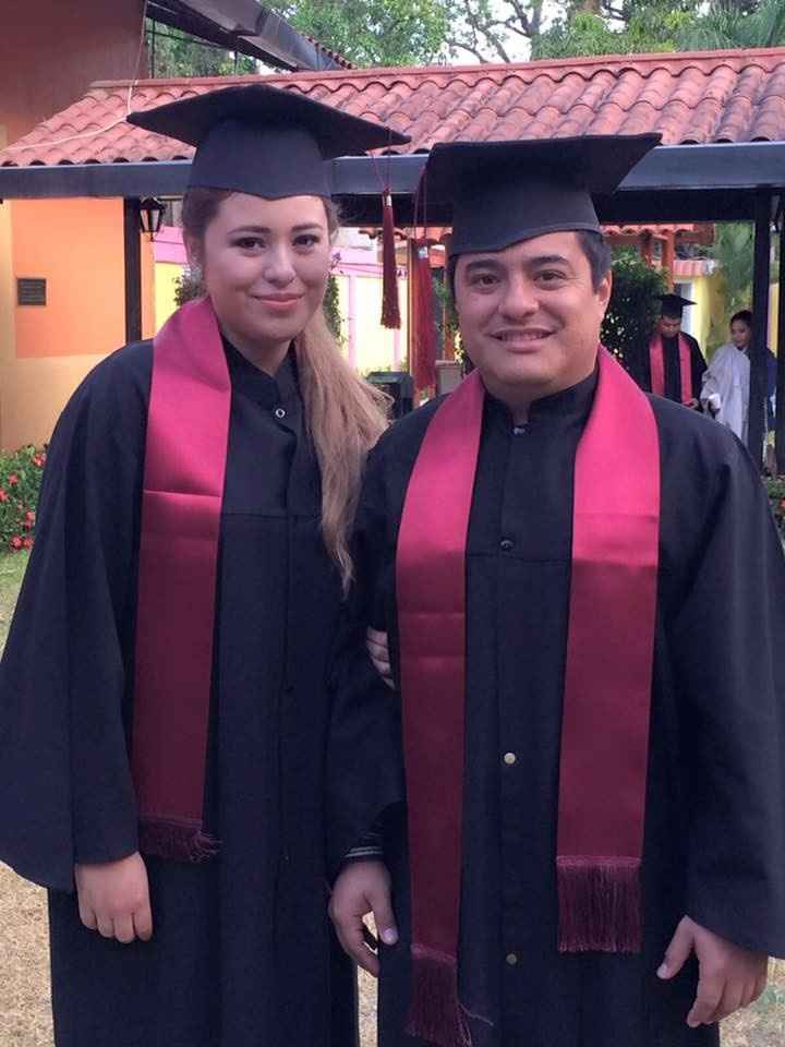 La foto de nuestra graduación de la Maestría, compartir un logro tan grande junto al amor de tu vida