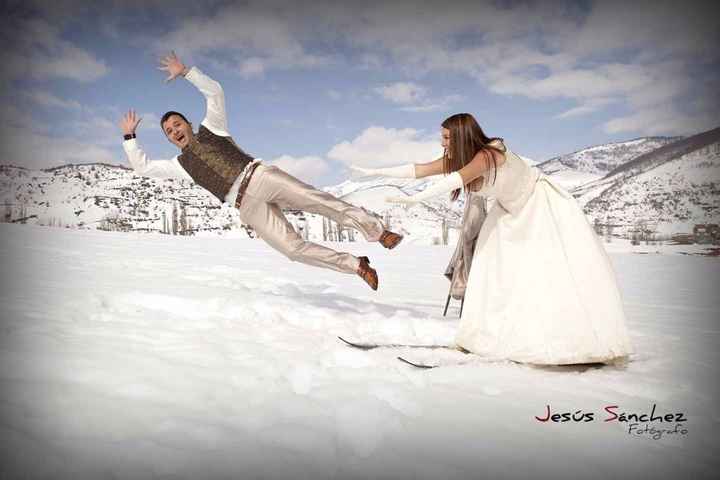 Una boda en algun lugar donde caiga nieve, seria un detalle unico y muy romantico, eso si tienes que