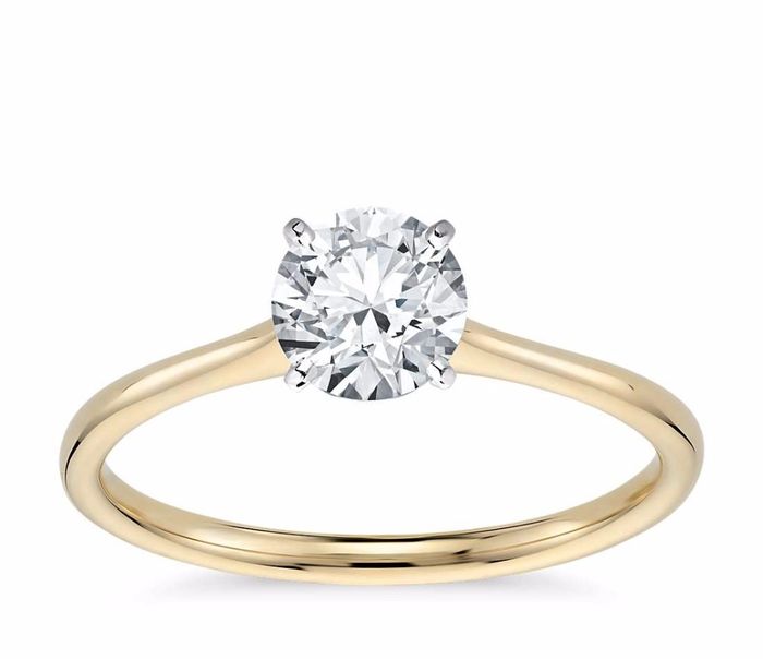 Ya lo dicen bien, el mejor amigo de una mujer son los diamantes y la opcion 3 y 9 son hermosos ejemp