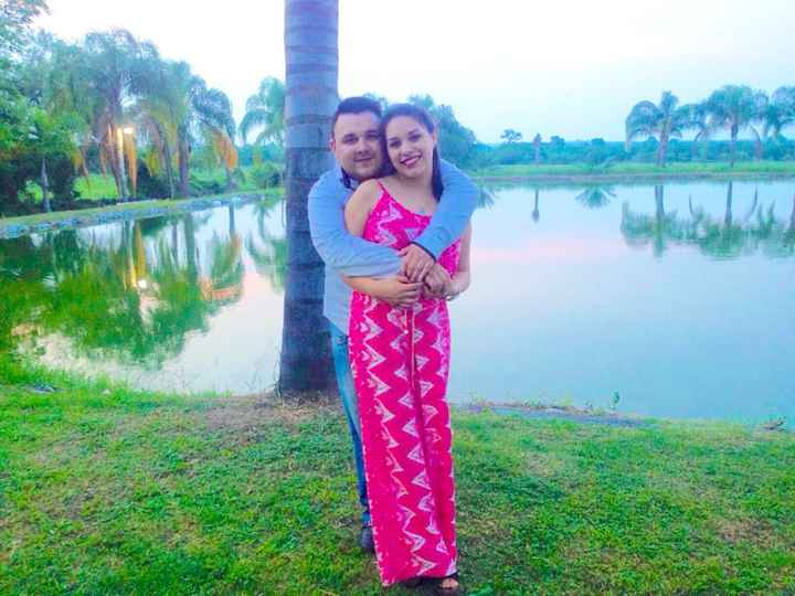 Fotos con su prometido.. - 2