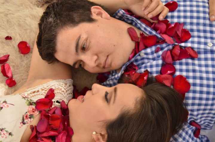 Entre pétalos de rosa