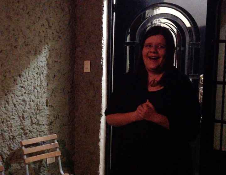 Saliendo a comprobar que era la serenata para mi y que no estaba alucinando.