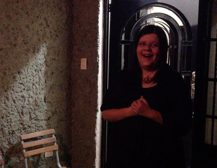 Saliendo a comprobar que era la serenata para mi y que no estaba alucinando.