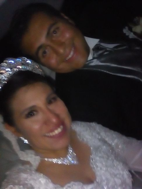 saliendo ceremonia iglesia