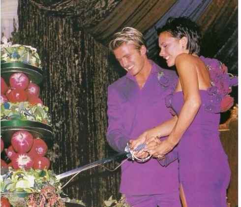 TRAJE DE RECEPCION (WTF)