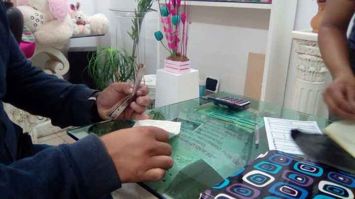 MI CARPETA DE BODA Y MI SR PAGANDO