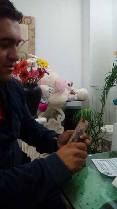 "SACAME LA FOTO PARA TU DEBATE" JAJAJAJA LO AMO