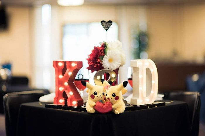 Por San Valentín, la tienda Pokémon Center estuvo vendiendo esta linda pareja de Pikachu y desde ese