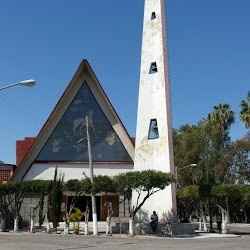 es un poco pequeño pero es hermoso