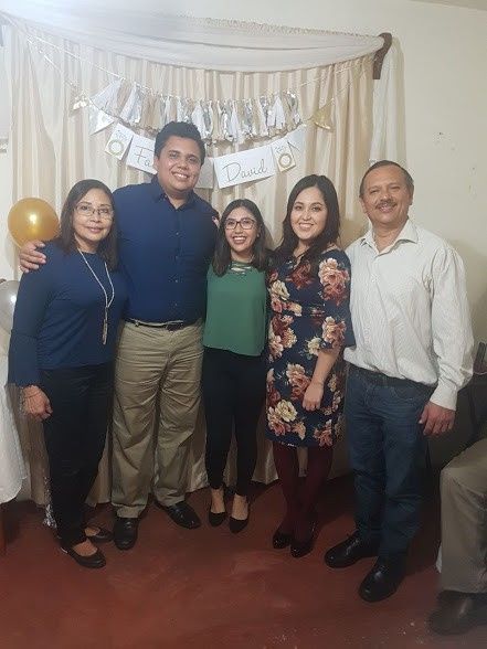 Con mi familia.