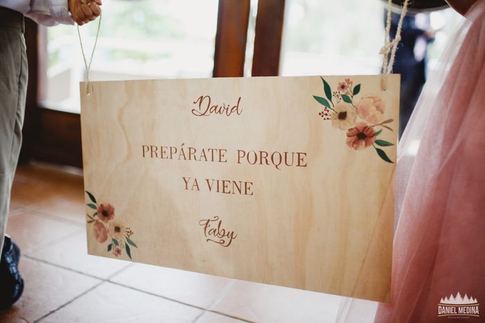 Letrero ya viene la novia