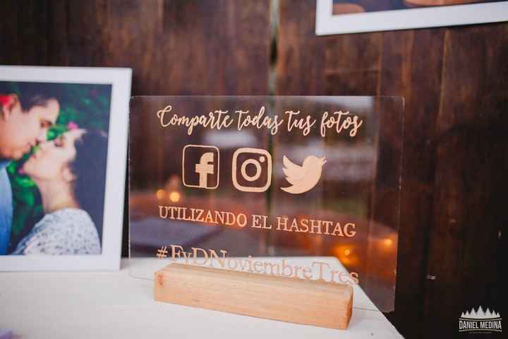 Rotulación letrero hashtag de la boda