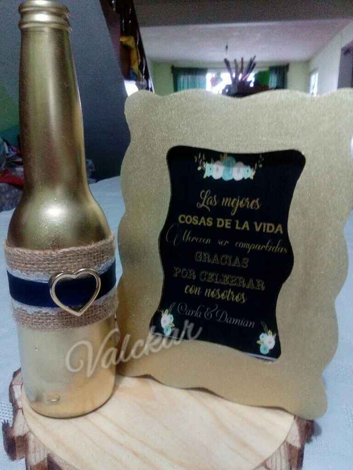 Combinaciones de colores  azul marino y dorado - 4