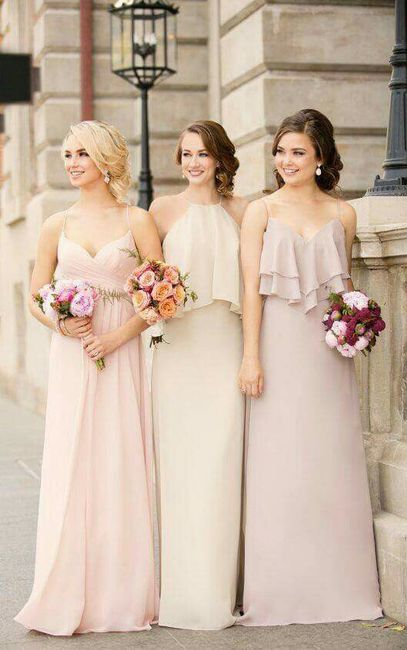 Damas de honor en colores pastel 19